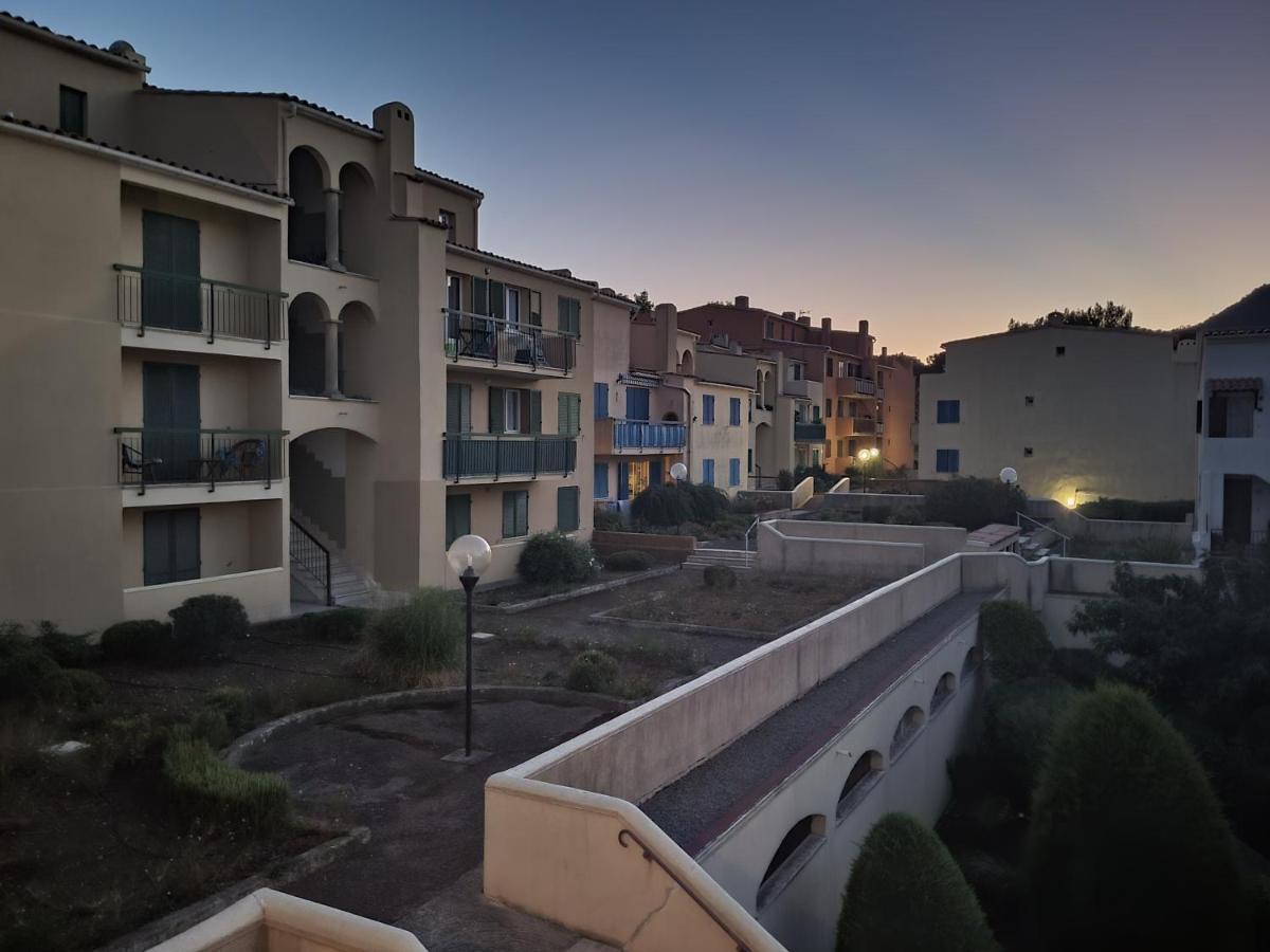 Superbe T2 En Centre Ville Au Calme A Deux Pas Du Marche Cavalaire-sur-Mer Exterior photo